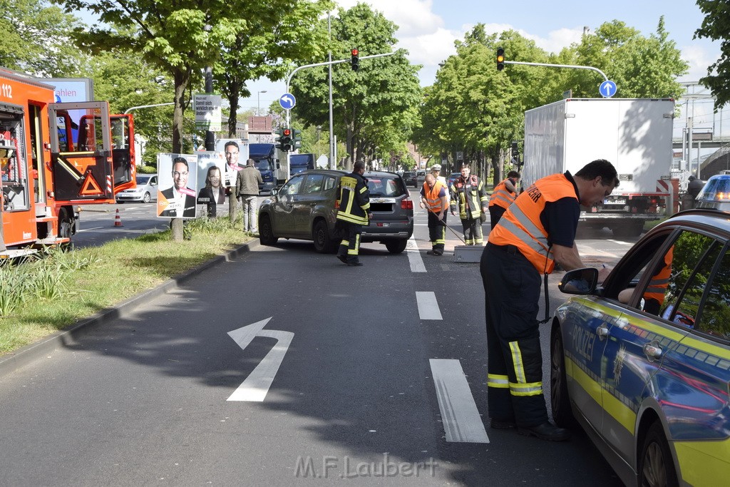 VU Koeln Bayenthal Schoenhauserstr Rheinuferstr P10.JPG - Miklos Laubert